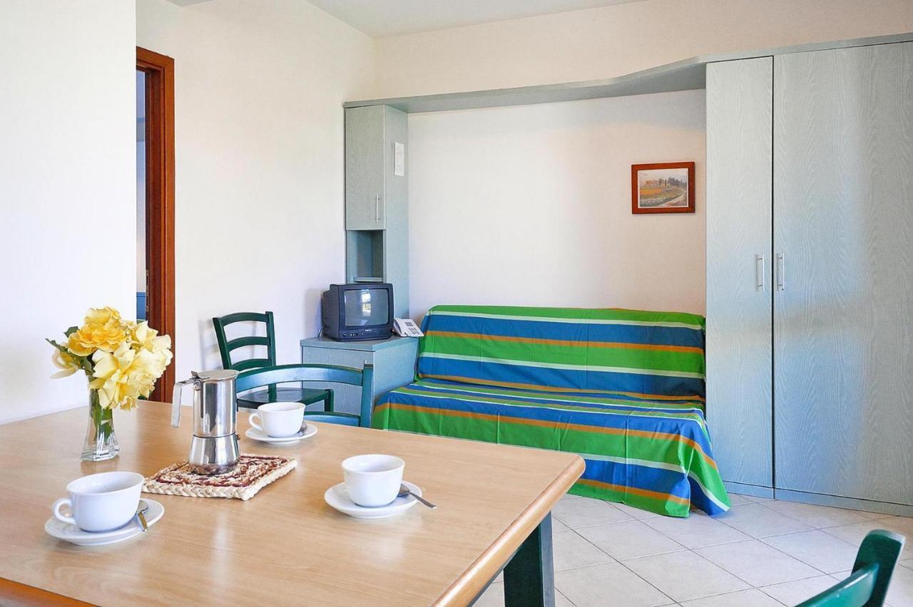 Apartment In Cecina Mare With Outdoor Pool Marina di Cecina Luaran gambar