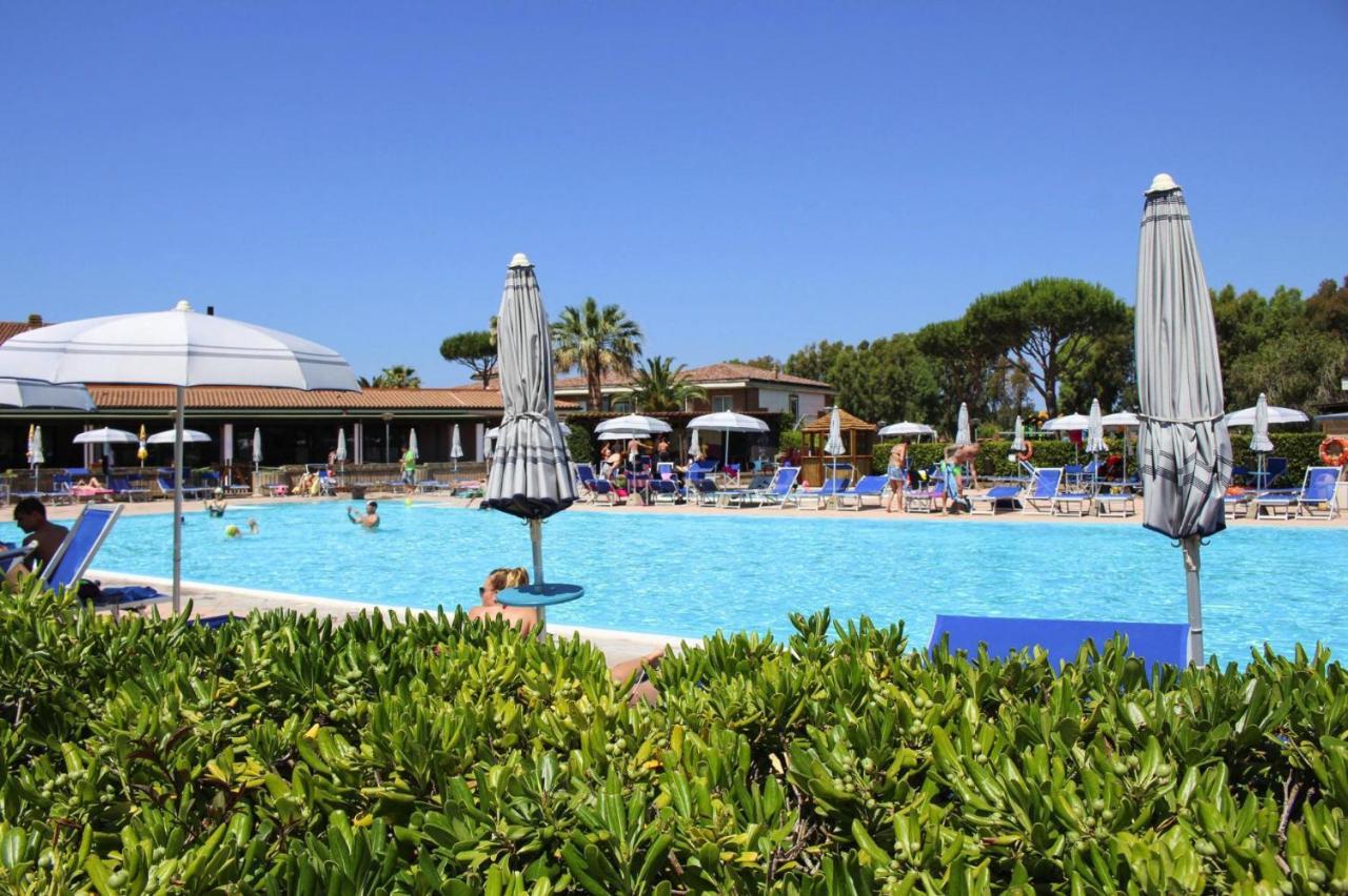 Apartment In Cecina Mare With Outdoor Pool Marina di Cecina Luaran gambar