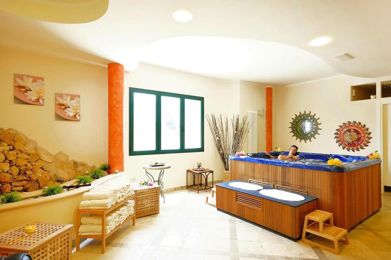 Apartment In Cecina Mare With Outdoor Pool Marina di Cecina Luaran gambar